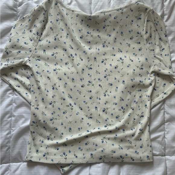 H&M White Coquette Floral Print Long Sleeve - Picture 4 of 4